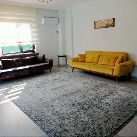 Vakantiehuis Charming Villa With Private Pool In Sapanca